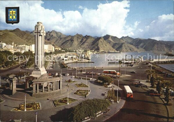 Santa Cruz de Tenerife Kreisverkehr mit Denkmal und Hafen
