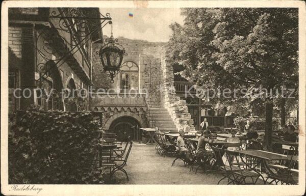 Rudelsburg Burghof
