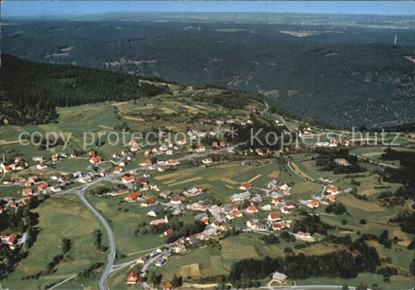 Haeusern Schwarzwald Fliegeraufnahme mit Schwarzatal