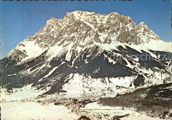 Ehrwald Tirol Fliegeraufnahme mit Zugspitze