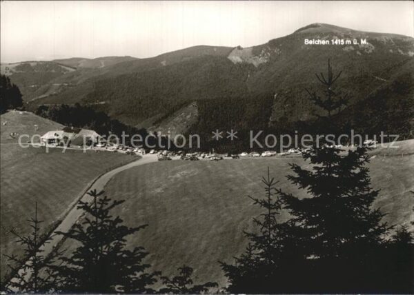 Muenstertal Schwarzwald Almgasstätte Kälbelescheuer mit Belchen