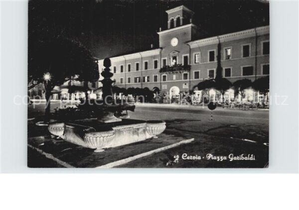 Cervia Piazza Garibaldi bei Nacht