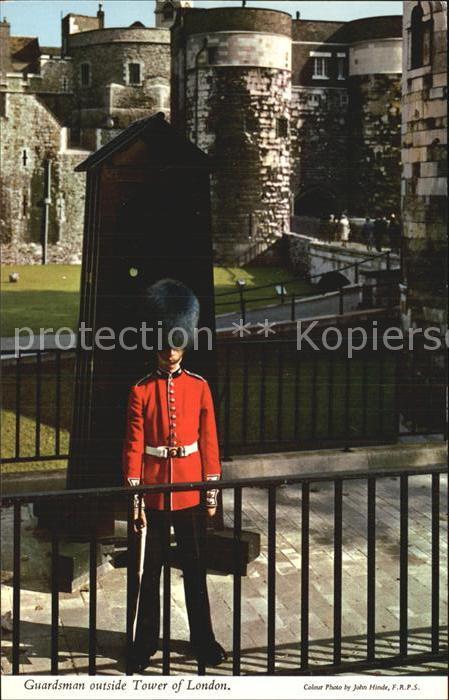 Leibgarde Wache Guardsman outside Tower of London