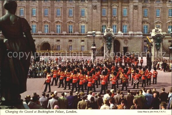 Leibgarde Wache Changing the Guard Buckingham Palace Lo
