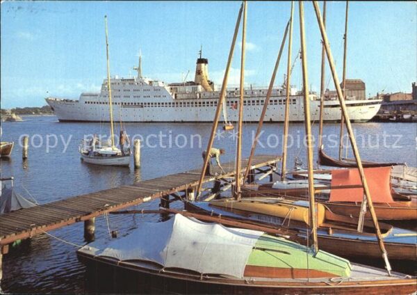 Faehre Ferry Bac Traghetto-- MS Fritz Heckert Hafen Stralsund