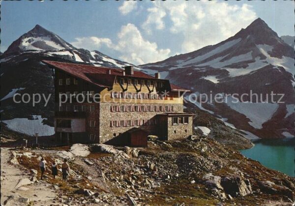 Rudolfshuette Weisssee am Weissee mit Medelzkopf und Tauernkog