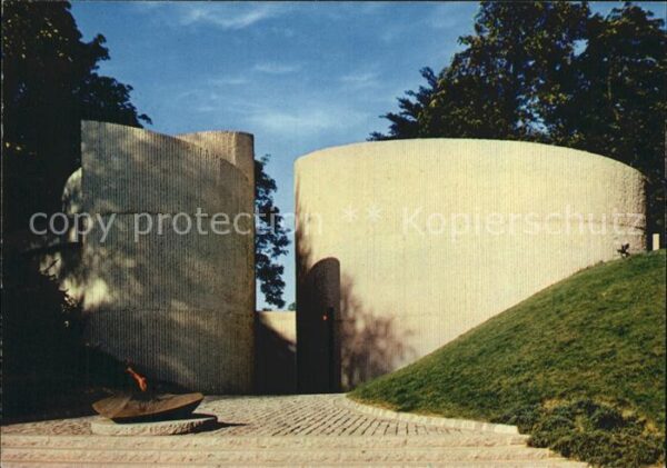 LUXEMBOURG  Luxemburg Monument de la Solidarite Nationale