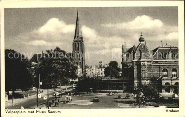 Arnhem Velperplein met Musis Sacrum
