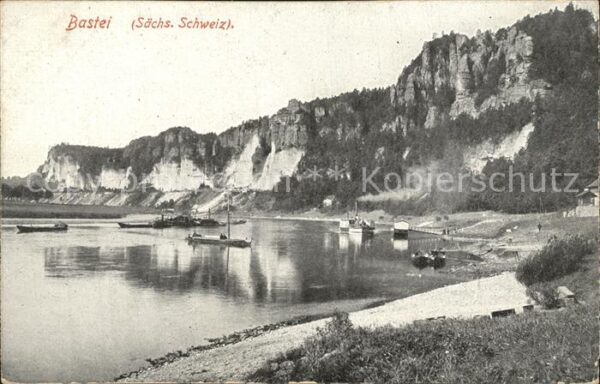 Bastei Saechsische Schweiz Uferpartie an der Elbe Elbsandsteingebi