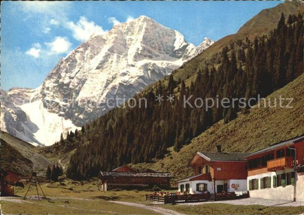 Neder Pinnisalm mit Habicht Stubaital Stubaie