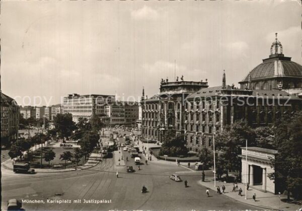 Muenchen Karlsplatz mit Justizpalast