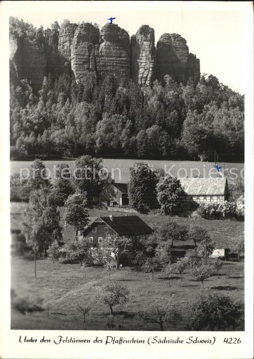 Koenigstein Saechsische Schweiz Unter den Felstürmen des Pfaffensteins