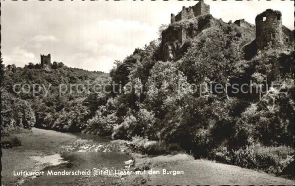 Manderscheid Eifel Lieser mit den Burgen Ruinen