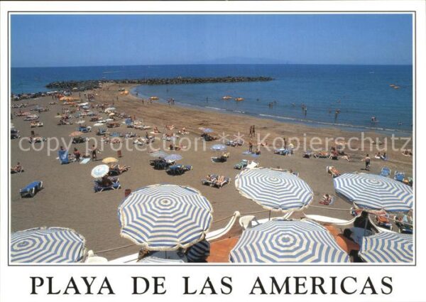 Playa de las Americas Vista parcial al fondo La Gomera
