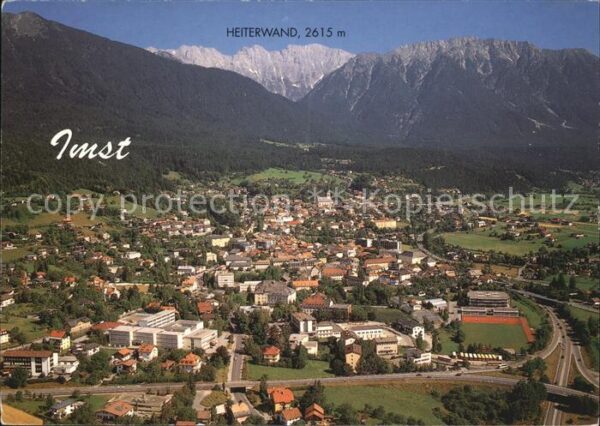 Imst Tirol mit Heiterwand Fliegeraufnahme