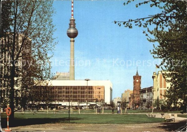 Berlin Palast der Republik mit Fernsehturm Hau
