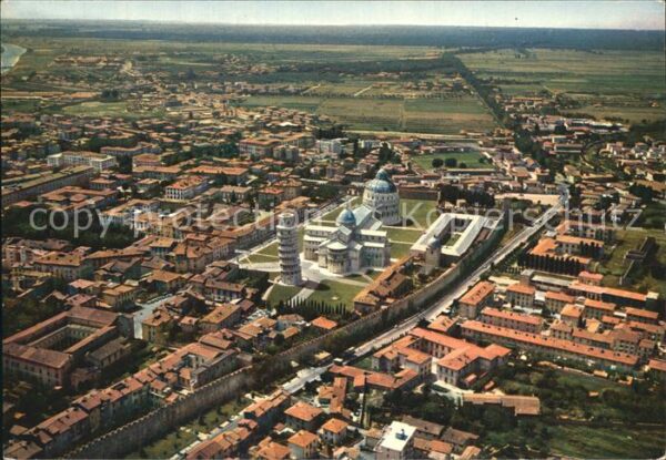 Pisa mit Schiefem Turm Fliegeraufnahme