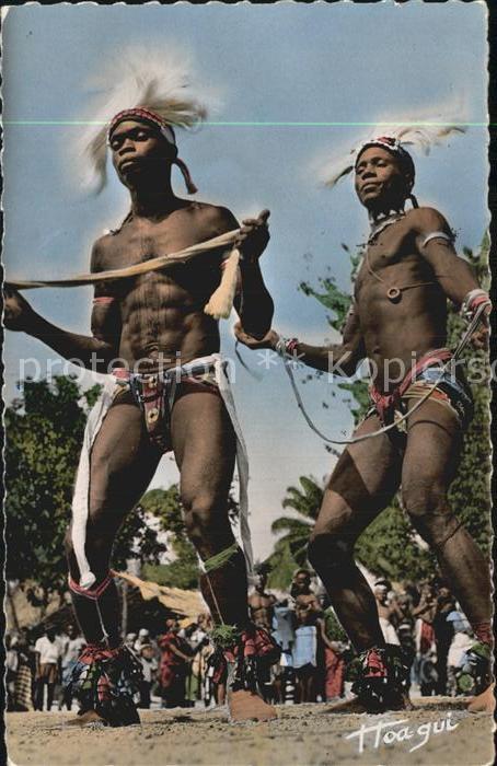 Tanz Taenzer Danses du Groupe Medy Afrika