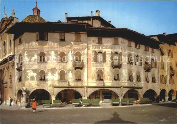 Trento Casa Rella con gli Affreschi del Fogoli