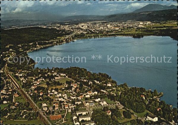 Krumpendorf Woerthersee Fliegeraufnahme mit Blick auf Klagenfur