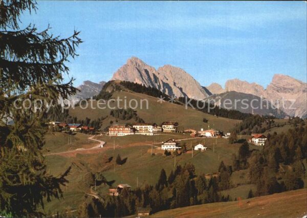 Seiser Alm Dolomiten mit Geislerspitzen  Almstüberl Obwexer