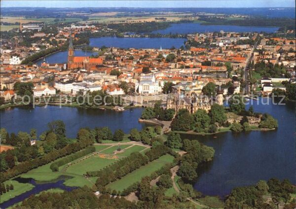 Schwerin Mecklenburg Landeshauptstadt Schloss Seen Fliegerau