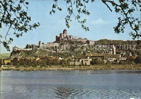 Trencin Trentschinteplitz Hrad Blick über die Waag zur Burg