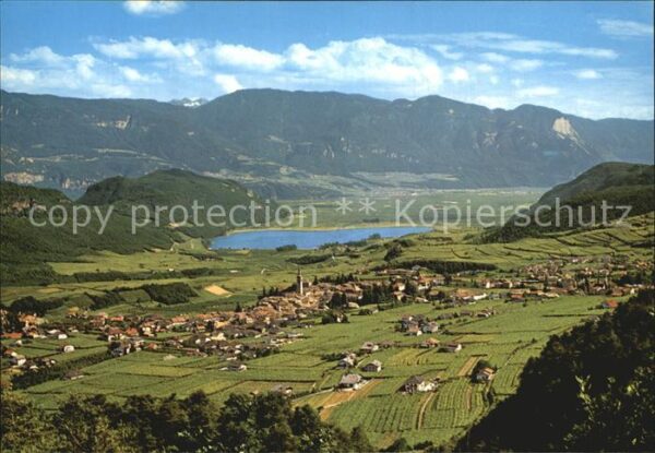 Caldaro Kaltern Panorama Blick gegen Kalterer See Alpen