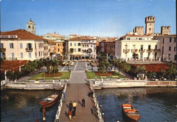 Sirmione Lago di Garda Piazza Carducci