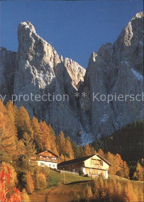 Villnoess Villnösstal mit Geislerspitzen Dolomite