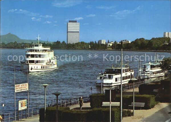 Bonn Rhein Rheinufer mit Bürohochhaus des Bundesta