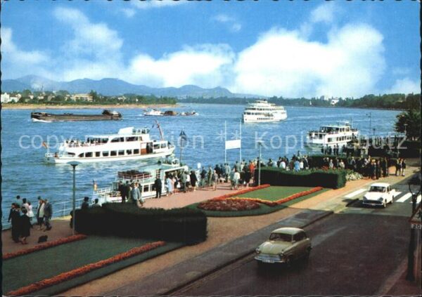 Bonn Rhein Rheinpromenade mit Siebengebirge