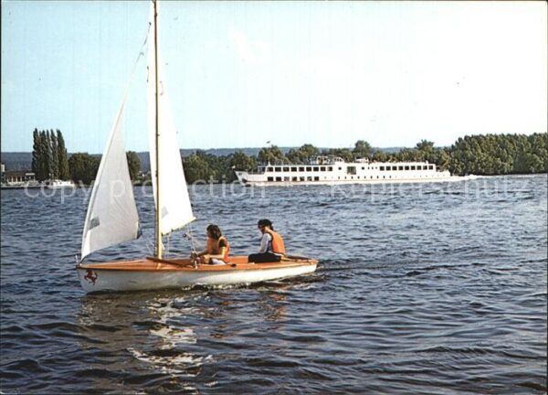 Segelboote Motorschiff