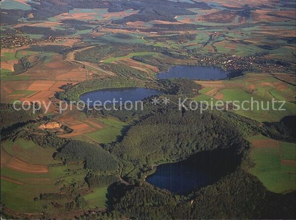 Eifel Region Gemündener Weinfelder und Schalkenmehre
