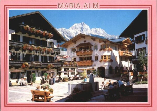 Maria Alm Steinernen Meer Dorfpartie mit Brunnen