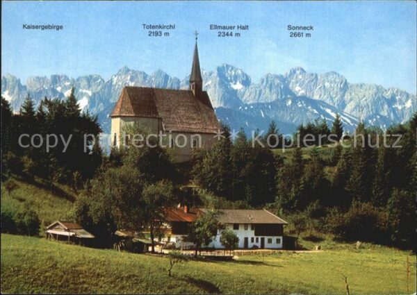 Schleching Streichenkapelle mit Kaisergebirge