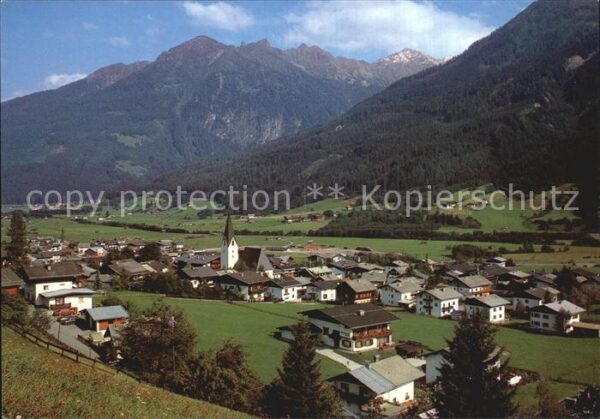 Neukirchen Grossvenediger Blick gegen Habachtal