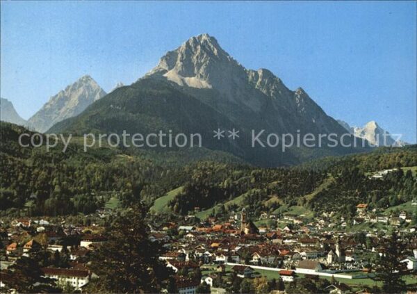 Mittenwald Bayern mit Wettersteinspitze