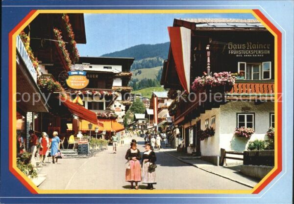 Saalbach-Hinterglemm Dorfstrasse Tracht