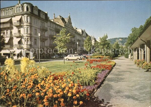 Bad Nauheim Parkstrasse mit Eingang zum Kurpark
