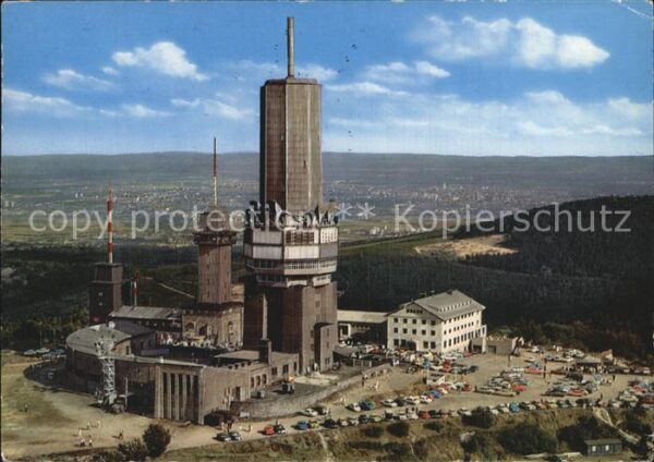 Grosser Feldberg Taunus mit Fernseh UKW und Fernmeldeturm Flieg