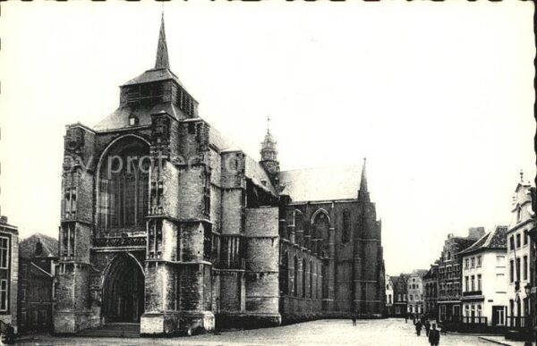 Diest St Sulpiciuserk en Grote Markt