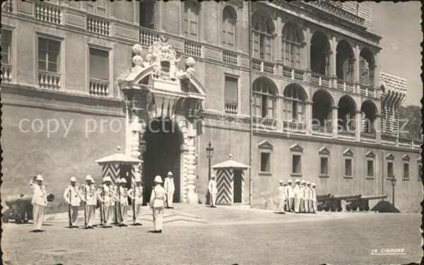 Monaco La releve de la Garde devant le Palais