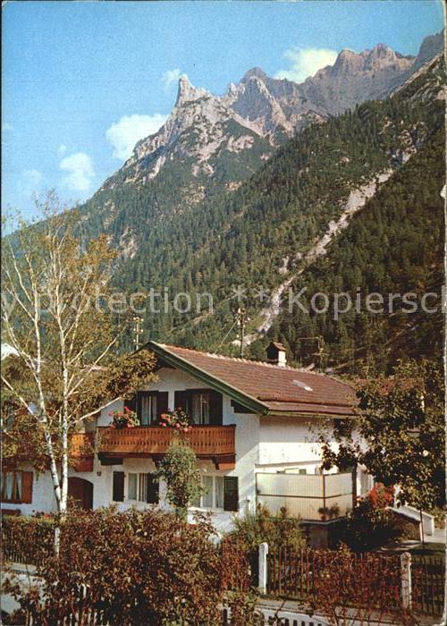 Mittenwald Bayern Pollerhäusl mit Karwendel