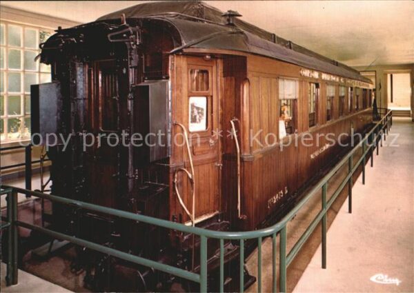 Eisenbahn Wagon de l'Armistice dans son abri Fore