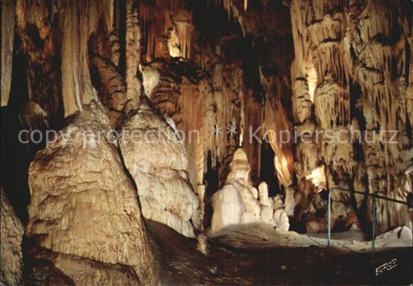 Hoehlen Caves Grottes Isturitz Oxocelhaya Temple de Bouddha