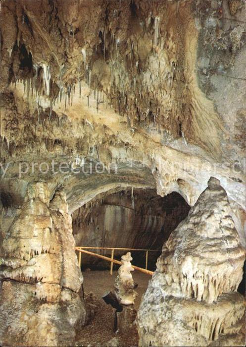 Hoehlen Caves Grottes Dechenhöhle Königshalle