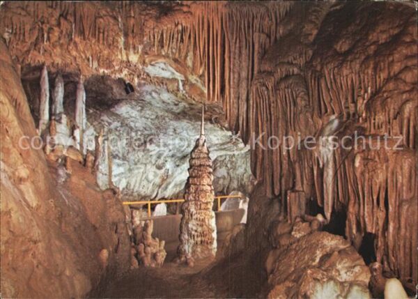 Hoehlen Caves Grottes Dechenhöhle Kaiserhalle