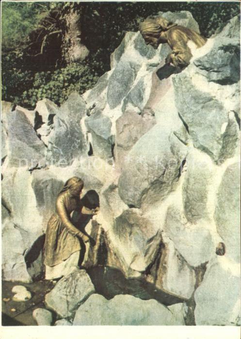 Krim Crimea Miskhor Sculpture Group Girl Arsi and R