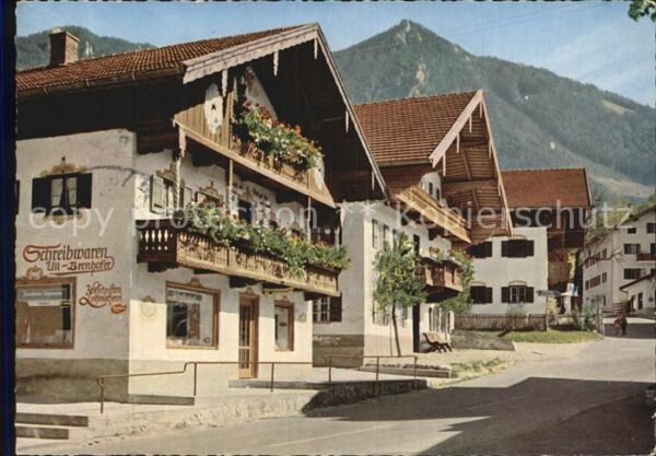 Marquartstein Dorfstrasse Blick auf Hochlärch Bayeris